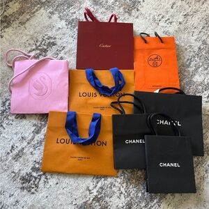 Luxury Shopping Bags Iconic Design